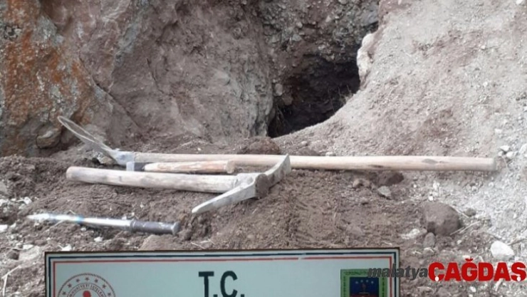 Sarıkamış'ta sit alanında kaçak kazı yapanlar suçüstü yakalandı