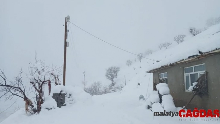 Sason'da kar yağışı ulaşımı olumsuz etkiledi