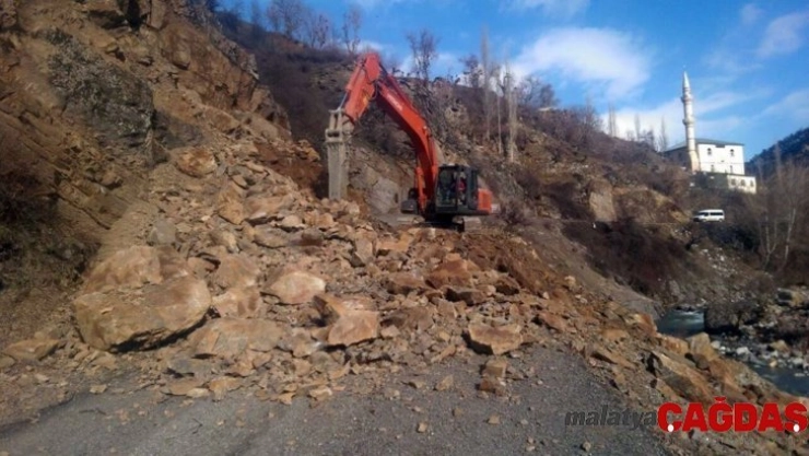Sason'u Muş'a bağlayacak grup yolunun yapımına başlandı