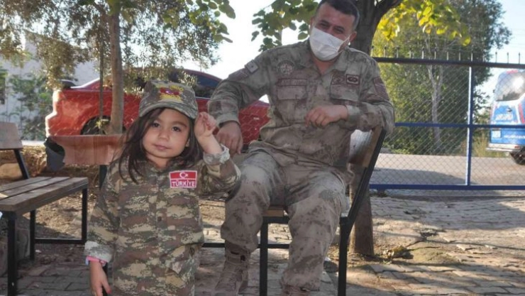 Şehit kızı Asel'e doğum günü sürprizi