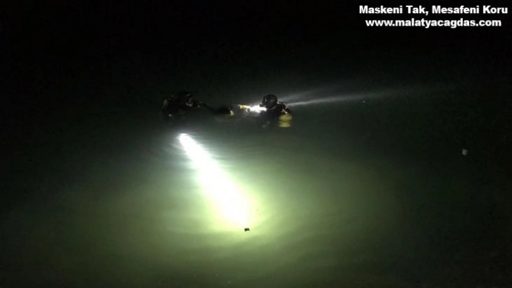 Serinlemek için baraja giren şahıs boğuldu