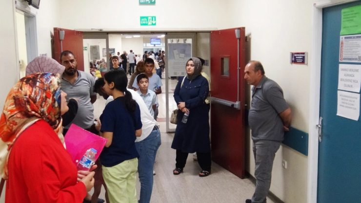 'Sessiz Tehlike': Böbrek Taşına Karşı Su İçin, Gelişigüzel İlaç Kullanmayın