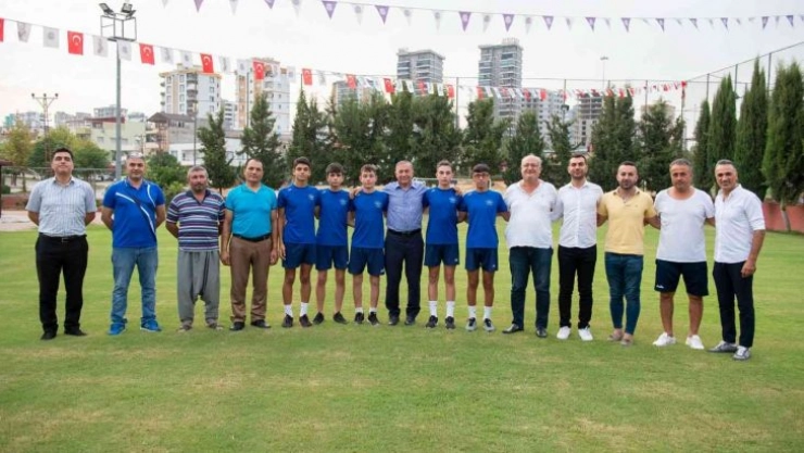 Seyhan Belediyesporlu 5 futbolcu Adana Demirspor'da