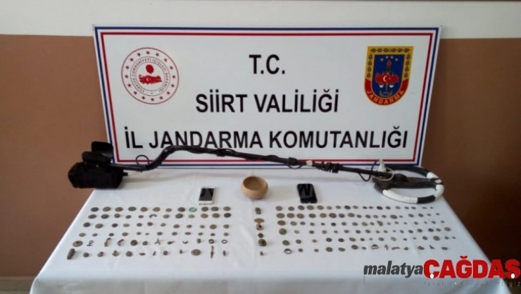 Siirt'te 143 sikke ve tarihi objeler ele geçirildi