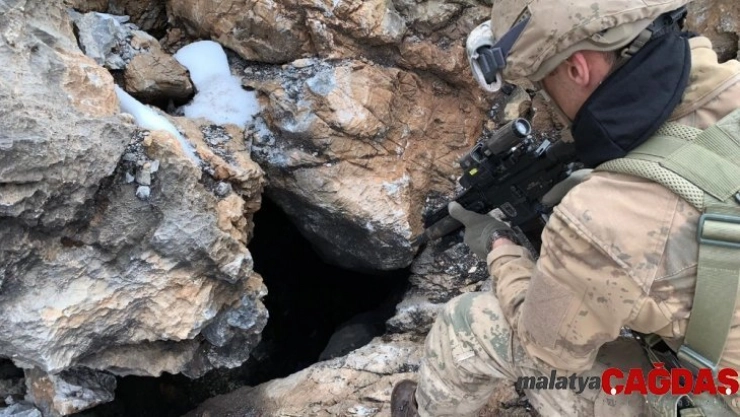 Siirt'te terör örgütü PKK'ya ait 9 sığınak imha edildi