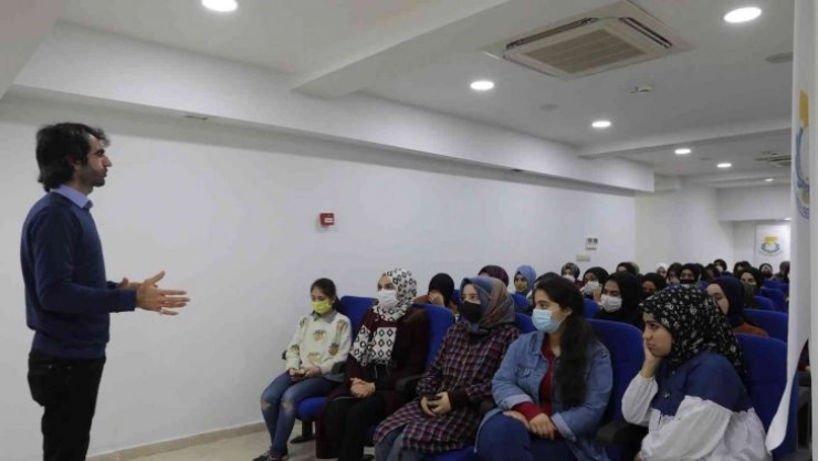 Sınava hazırlanan gençlerden Canpolat'a teşekkür