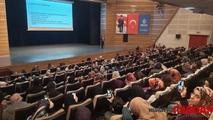 Sıtkı Aslanhan'dan 'Aile İçi Eğitim' semineri