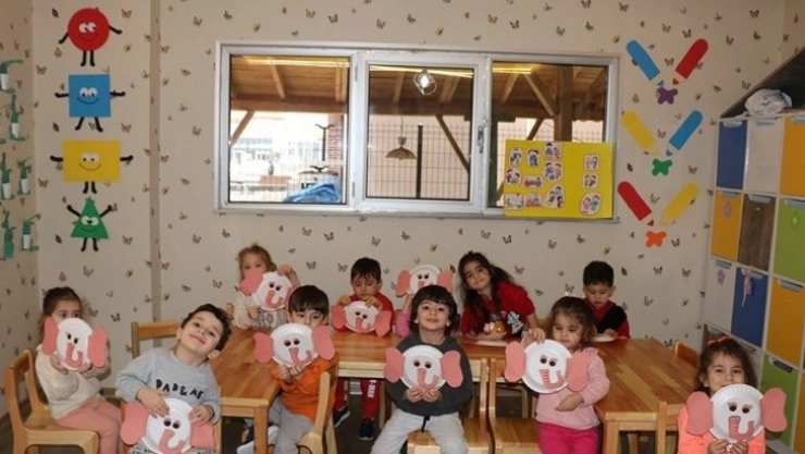 Sivas AKD KIDS ailesi 14 Mart Tıp Bayramını kutladı