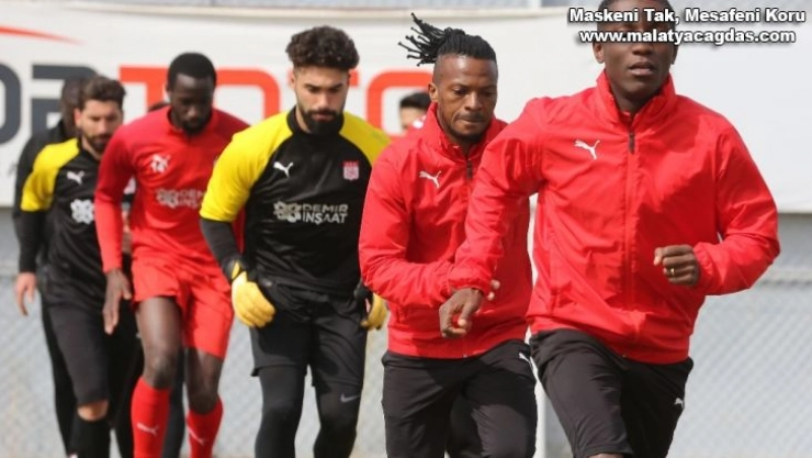 Sivasspor'da Karagümrük mesaisi sürüyor