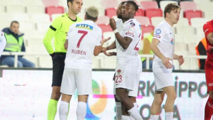 Sivasspor'da Ruben Ribeiro kırmızı kart gördü!