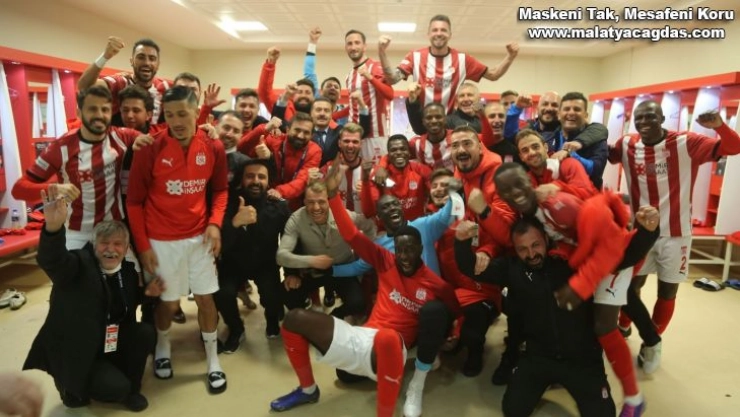 Sivasspor'dan galibiyet pozu