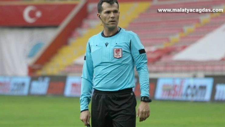 Sivasspor - Göztepe maçını Burak Şeker yönetecek