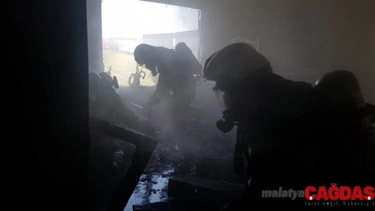 Sobadan çıkan kıvılcım evi yaktı