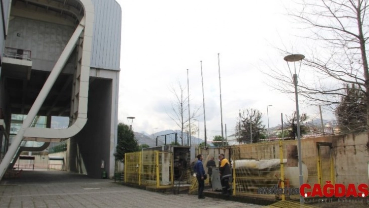 Söğütlü Atletizm Stadındaki yangına inceleme