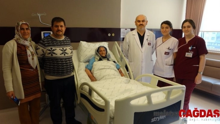 Su içerken yemek borusu 5 cm yırtıldı