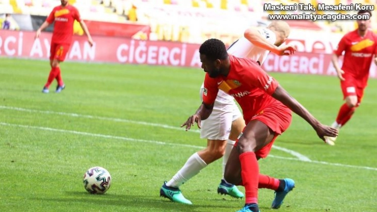 3 Puanı 2 Golle Aldı