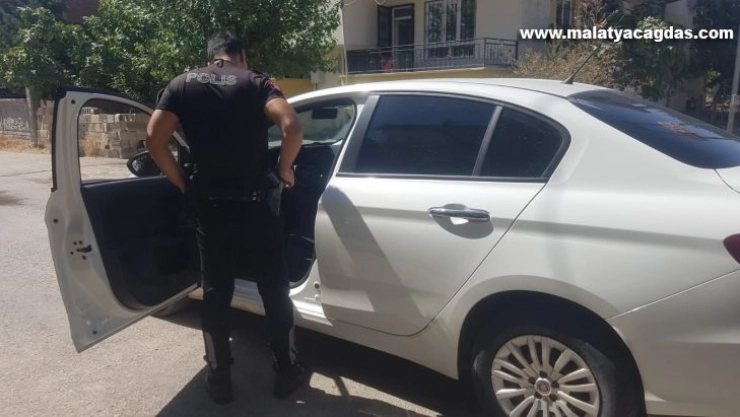 Şüpheli araçtan uyuşturucu ele geçirildi