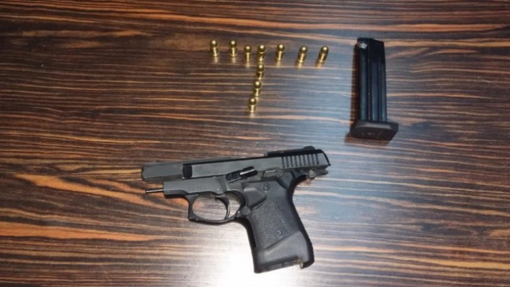 Şüpheli otomobilde silah ele geçirildi