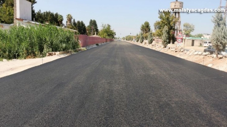 Suriye sınırına giden yol asfaltlanıyor