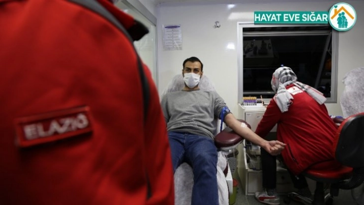 Suriye ve Afganlı vatandaşlardan Türk Kızılayı'na kan bağışı desteği