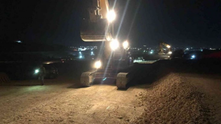 TAG Otoyolu'na akan atığın önünün kesilmesi için çalışma başlatıldı