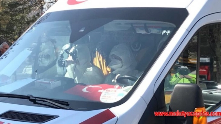 Yolcular tedbir amaçlı hastaneye götürüldü