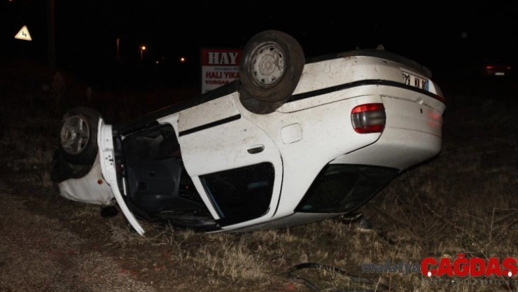 Takla atan otomobil ters devrildi: 2 yaralı