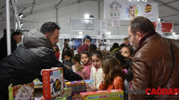 Tarsus Kitap Fuarı'na yoğun ilgi