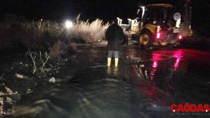 Tarsus'taki taşkına Mersin Büyükşehirden müdahale