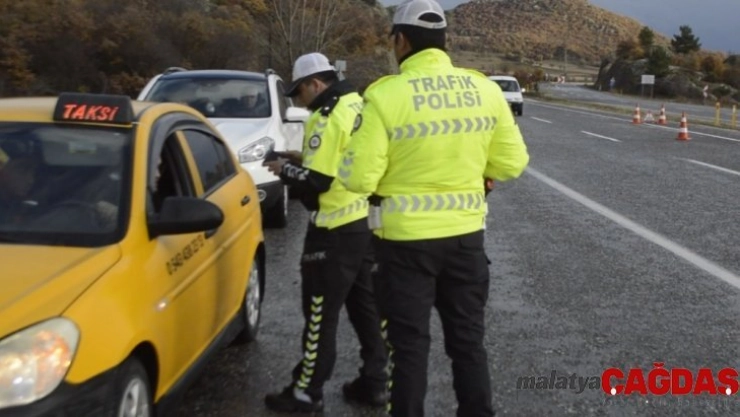 Tavşanlı'da kış lastiği uygulaması denetimleri başladı