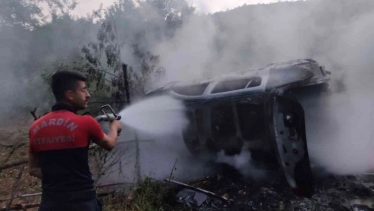 Taziye için Mardin'e gelen aile kaza yaptı: İki kişi yanan araçta can verdi