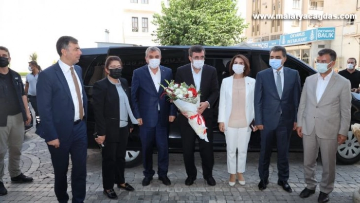 TBMM Plan ve Bütçe Komisyonu Başkanı Yılmaz'dan Beyazgül'e ziyaret