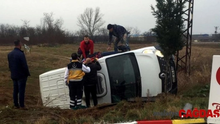 Tekirdağ'da hafif ticari araç tarlaya savruldu: 1 yaralı