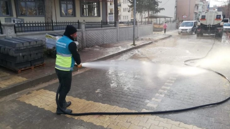 Temizlik personelinden geceli gündüzlü çalışma