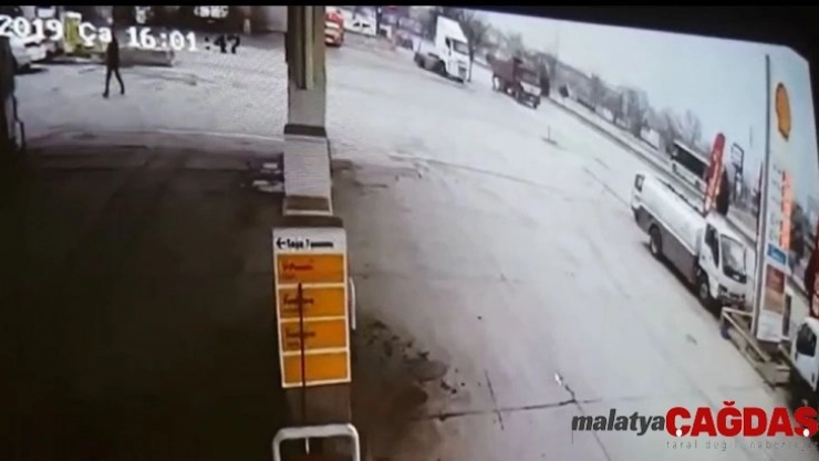 Tesadüfen olay yerinden geçti, eşinin öldüğünü kimse söyleyemedi