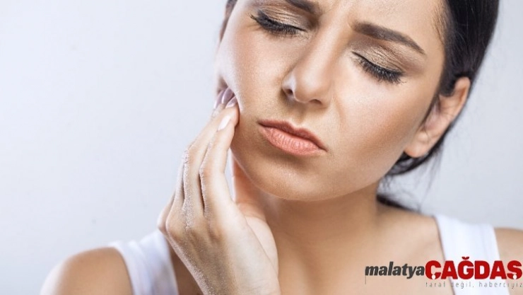 Tırnak yeme alışkanlığı diş etine zarar