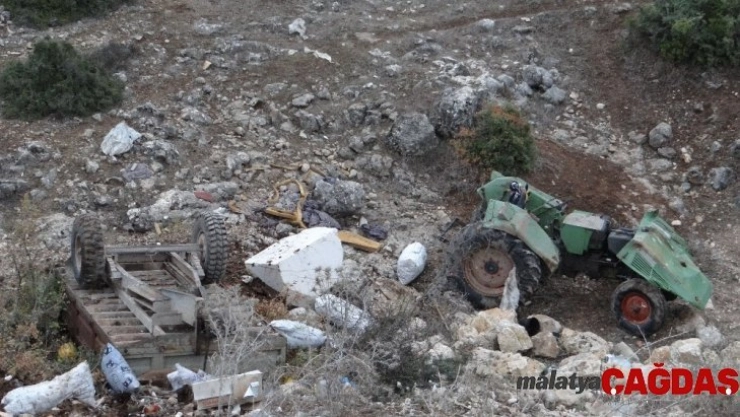 Traktör 20 metrelik şarampole uçtu 1'i ağır 2 yaralı