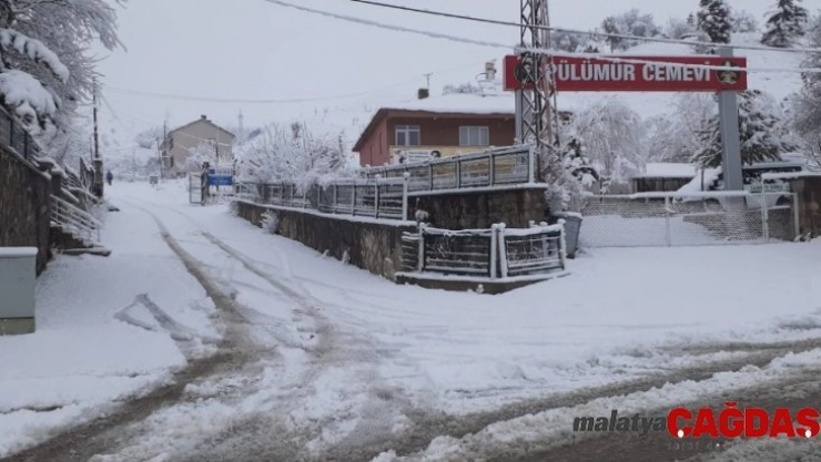 Tunceli'de kar yağışı, 161 köy yolu kapandı, iki ilçede taşımalı eğitime ara verildi