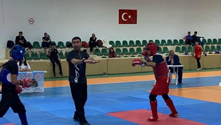 Turgut Özal kung fu şampiyonası
