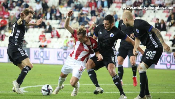 UEFA Avrupa Konferans Ligi: Sivasspor: 0 - Kopenhag: 0 (İlk yarı)