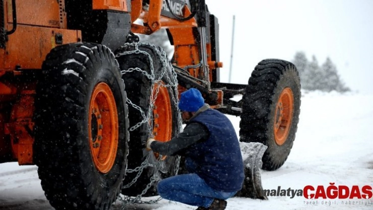 Uludağ'da sezona günler kala kar başladı, rezervasyonlar kilitlendi