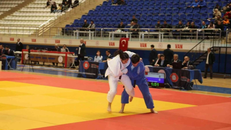 Ümitler Judo 1.Lig 1.Etap müsabakaları Van'da başladı