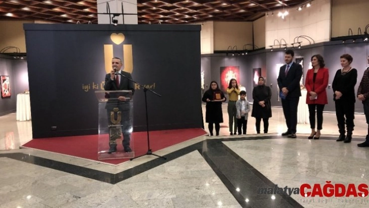 Üsküdar'da yazma ve dokumada çağdaş yorumlar sergisi açıldı