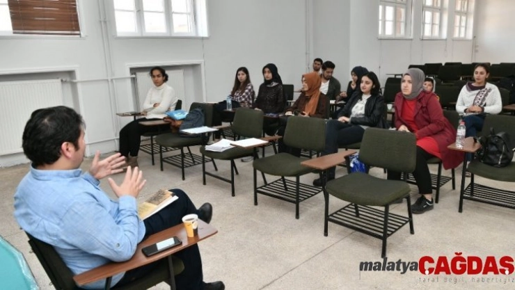 Usta kalemler genç yeteneklerle bir araya geliyor