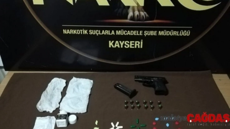 Uyuşturucu taciri 3 kişi gözaltına alındı