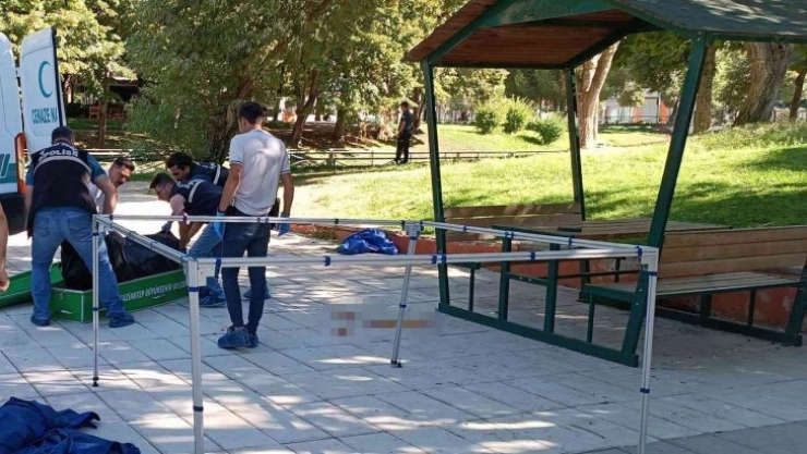 Uzman çavuş, parktaki bankta ölü bulundu