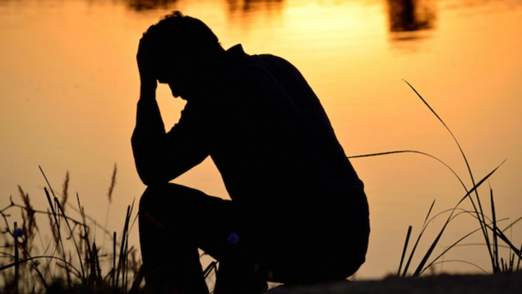 Uzmanlar Uyarıyor: Yalnızlık Beyni ve Vücudu Sessizce Yıpratıyor