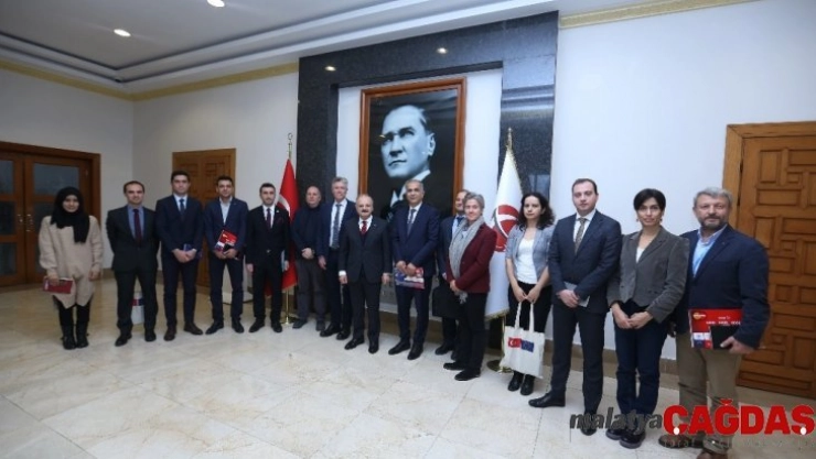 Vali Çakacak insani yardım kuruluşlarının temsilcilerini kabul etti