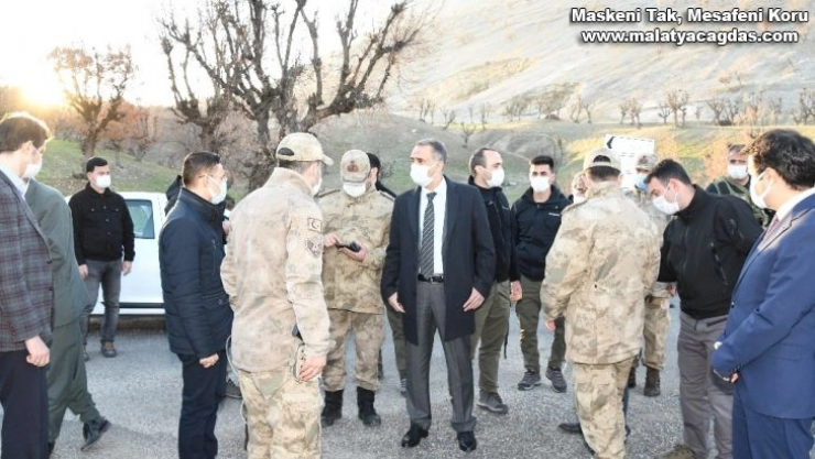 Vali Çuhadar 6 kişinin öldüğü yerde