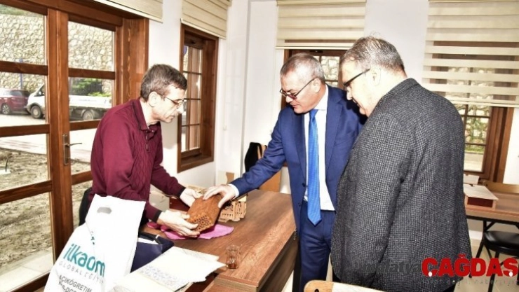 Vali Deniz Geleneksel Türk El Sanatlarını yerinde inceledi